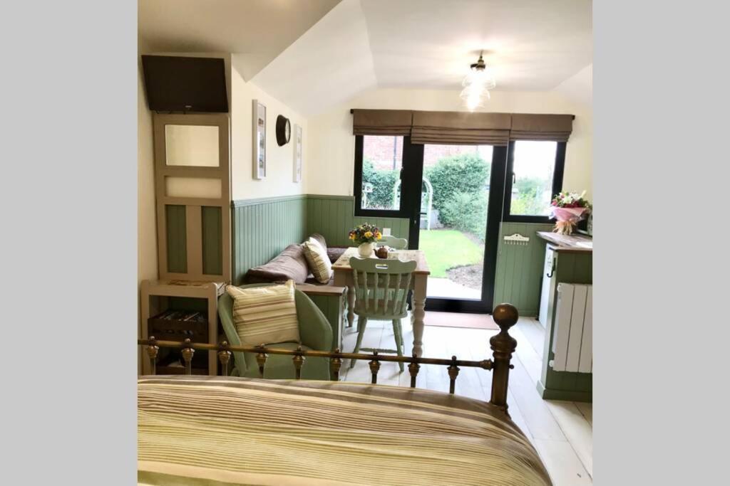 Melford Allotment Shed-Vintage Lodge Suffolk Лонг Мелфорд Екстериор снимка